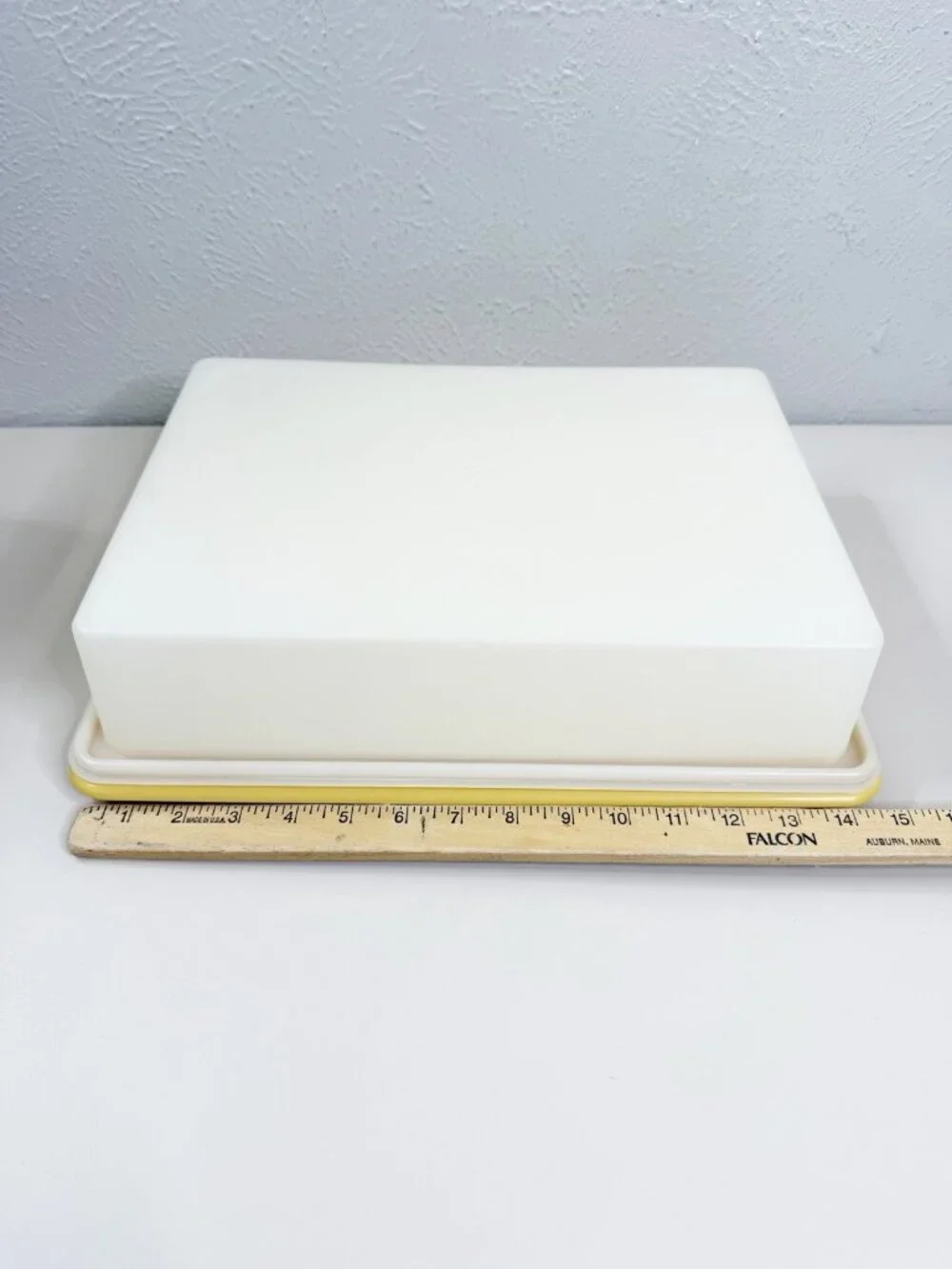 Tupperware Rectangular Fresh Fancy Cake Taker Carrier #622-623 Harvest Gold EUC